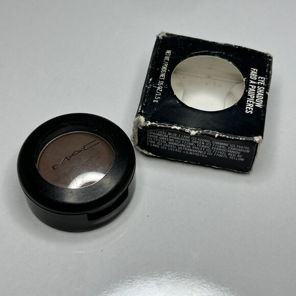 MAC Eyeshadow BRUN Satin - Picture 3 of 3